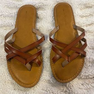 Amazon basics sandals
